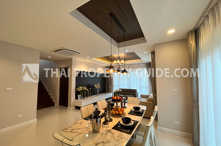 House with Shared Pool in Sukhumvit 